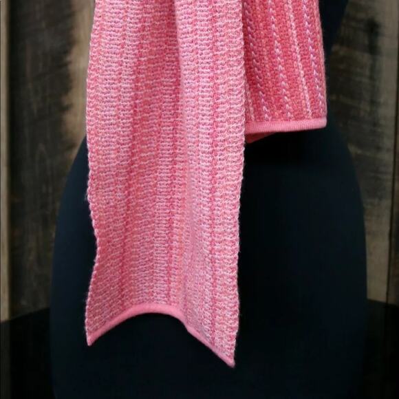 Tanner Pink Soft Knit 100% Wool Long Scarf in PRISTINE CONDITION - Picture 8 of 10